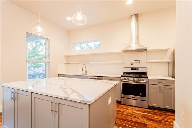 Building Photo - 2509 Del Curto Rd