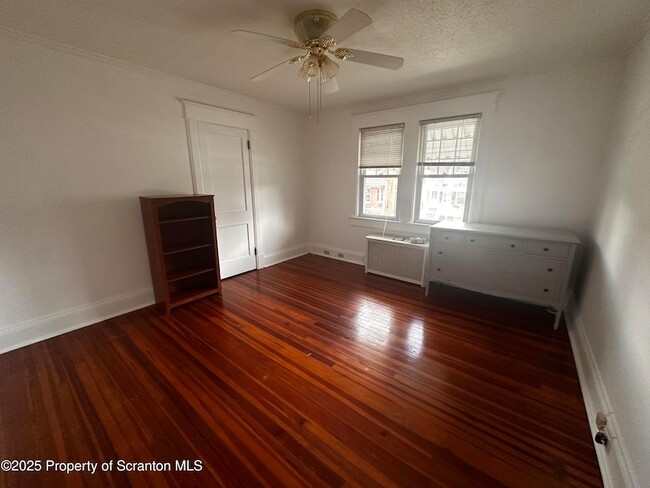 Building Photo - 1715 Tripp Ave