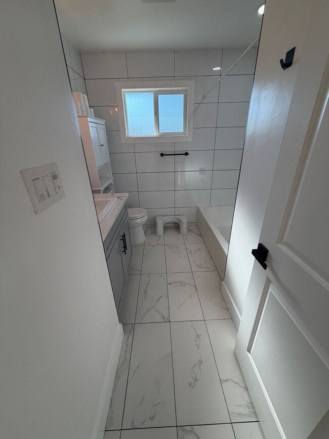 Building Photo - 3 Bedroom | 2 Bathroom | Single-Family Home in Arden-Arcade