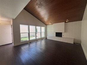 Building Photo - 601 Westview Ave