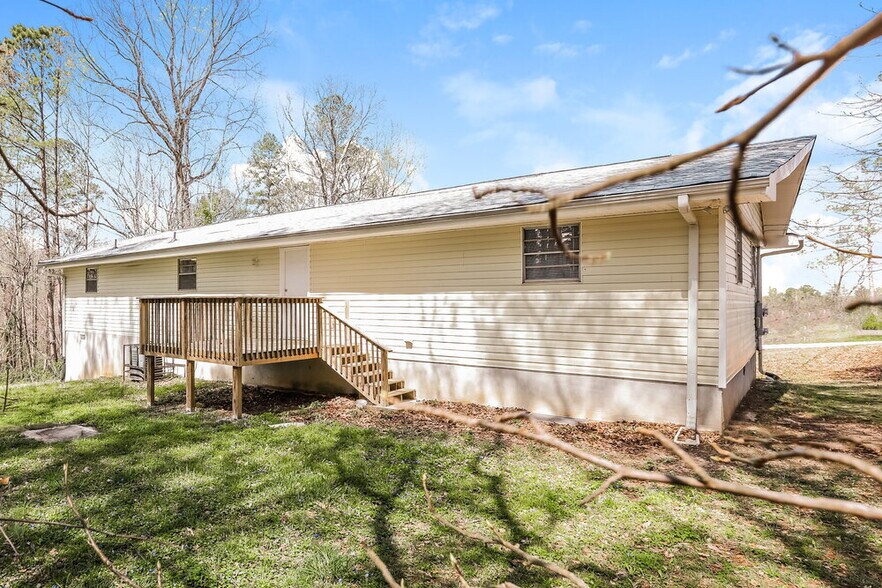 Building Photo - 6570 Elsie St