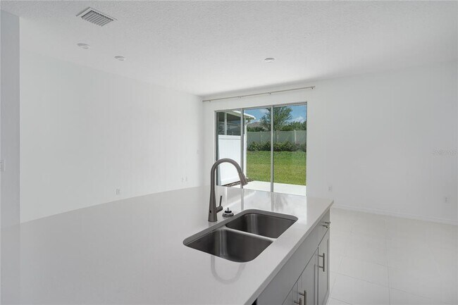 Building Photo - 6344 Willowside St
