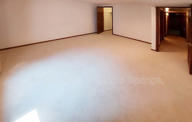 Building Photo - 134 Miramar Dr
