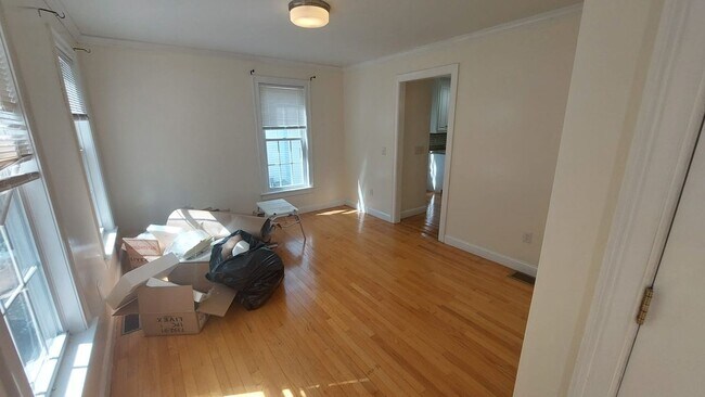 Building Photo - 339 Poplar St