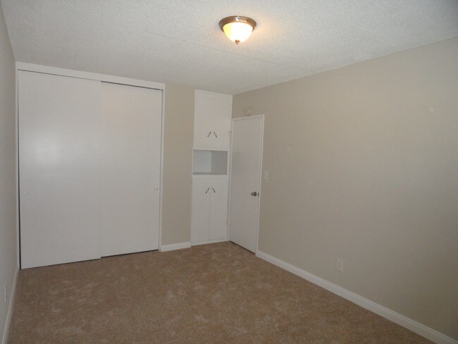 Building Photo - 3704 Altadena Ave