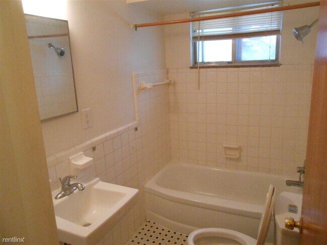 Building Photo - 1 br, 1 bath 4plex - 732 W Lincoln Ave 734...