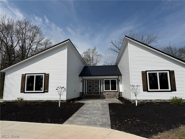 Building Photo - 3940 Ellendale Rd