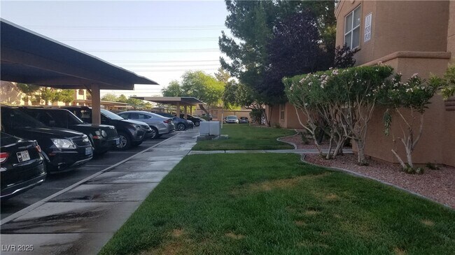 Building Photo - 8101 W Flamingo Rd