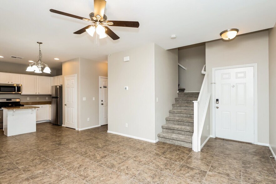 Building Photo - 604 Sumatra Pl