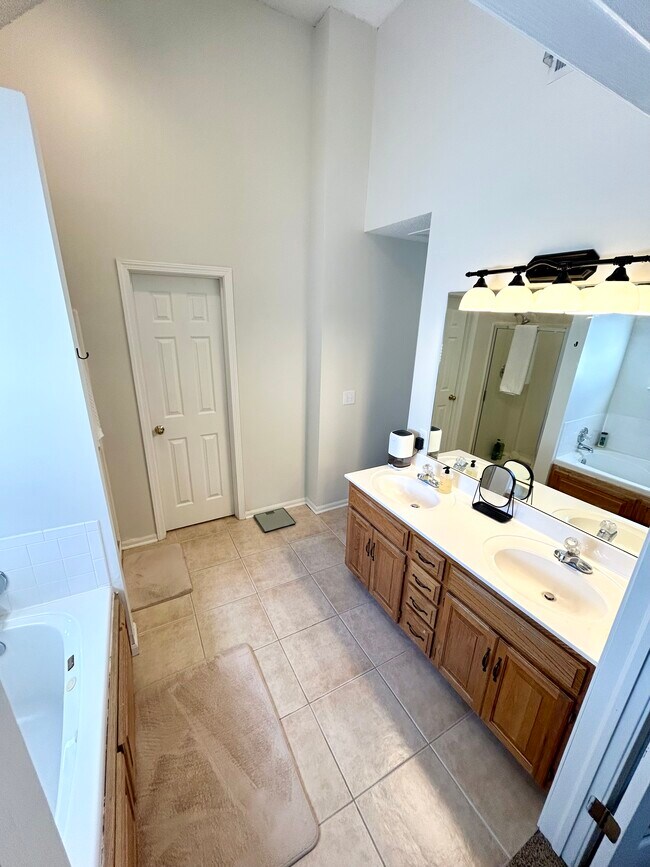Master Bathroom - 9505 NW 86th Ter