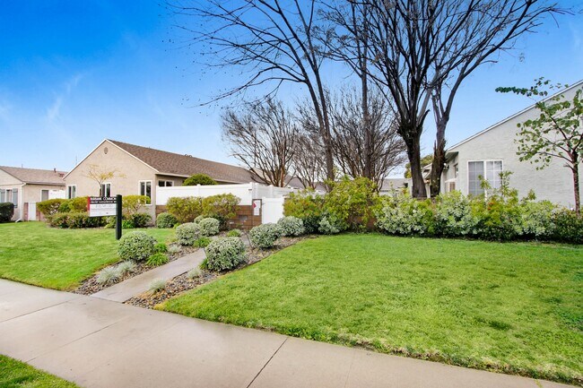 Building Photo - Burbank Commons