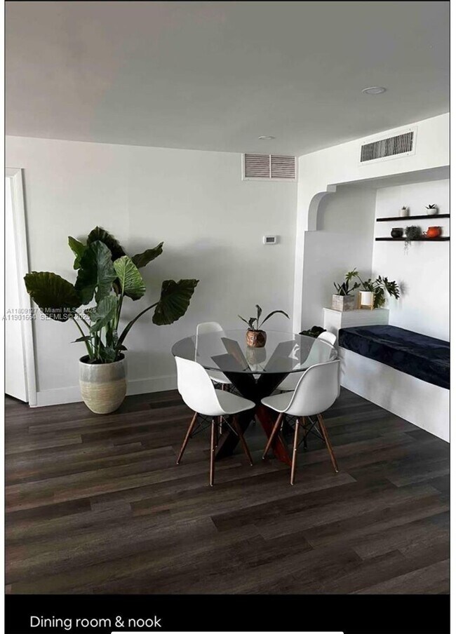 Building Photo - 700 NW 214th St