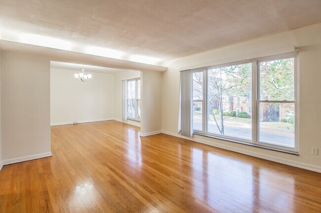 Building Photo - (852) 7434-36 Delmar
