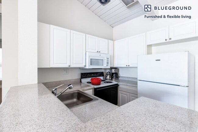 Building Photo - 6150 Canterbury Dr