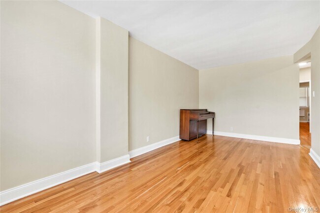 Building Photo - 5306 Glenwood Rd