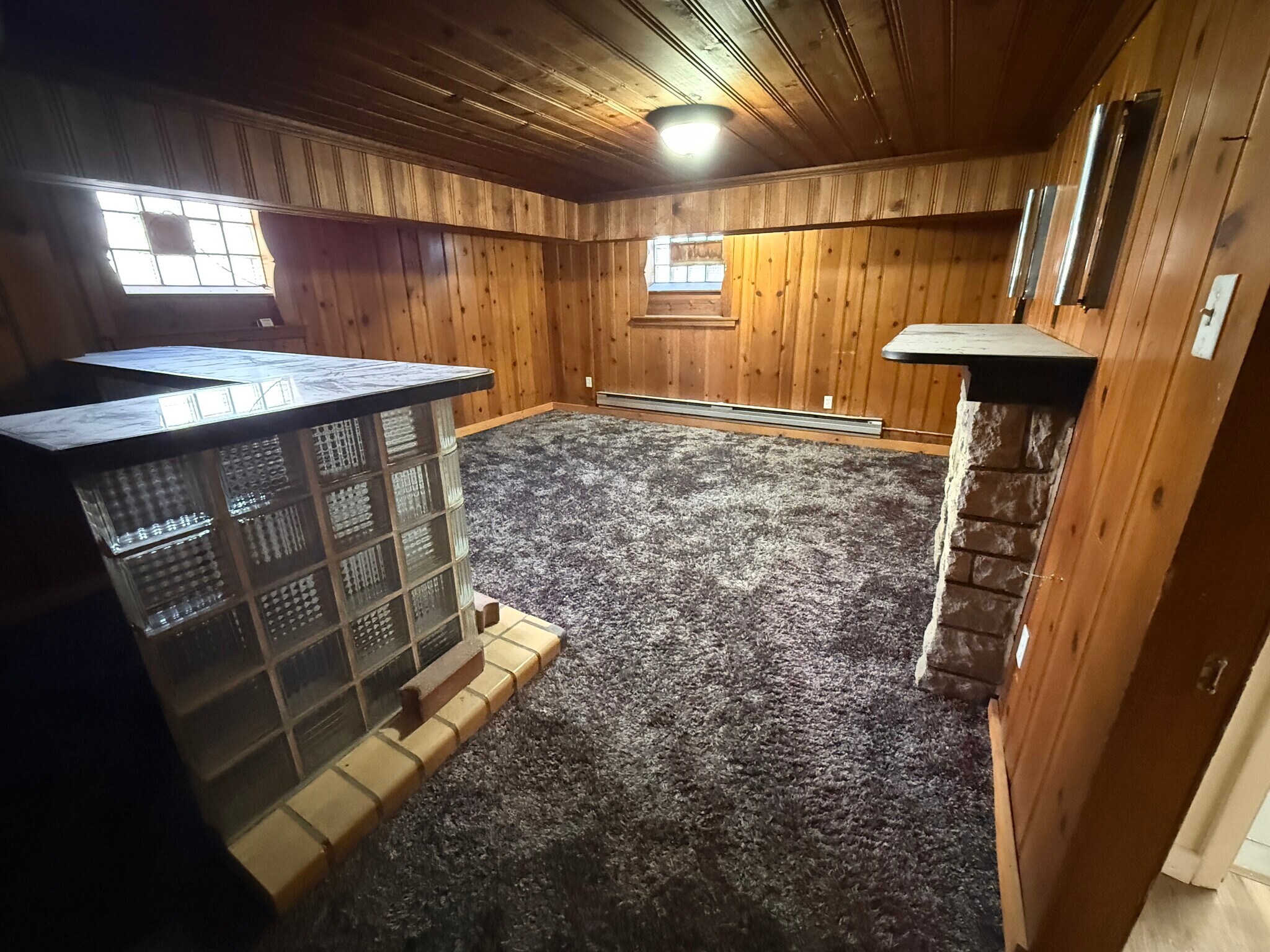 Secret speak easy hippie bar - 3068 Bellerive Dr