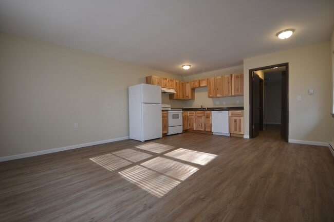 Building Photo - Deepwater Apartments