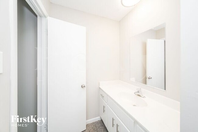 Building Photo - 6319 Solway Dr