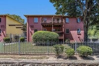 Building Photo - 561 Formwalt St SW