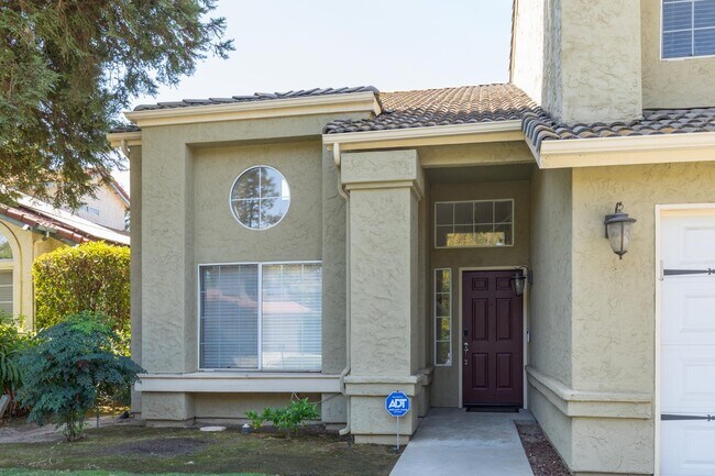Building Photo - 953 E Buckhill Rd