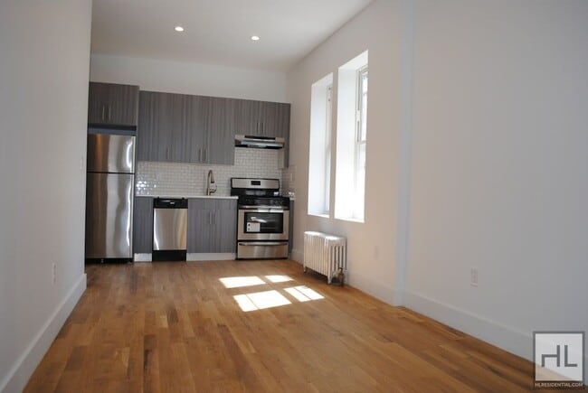 Building Photo - 19 STREET / South Slope / Spacious Sun-Fil...