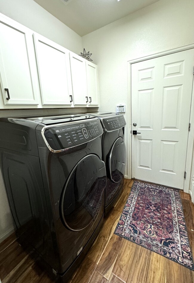Building Photo - 8359 Liverpool Cir