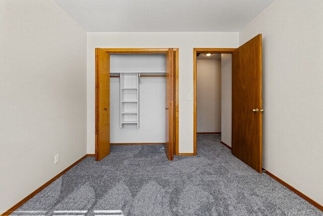 Building Photo - 5415 N Noble Fir Ave