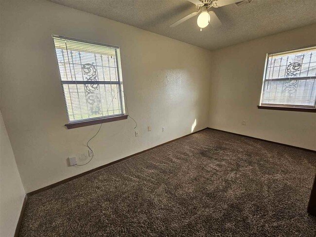 Building Photo - 2307 NW Terrace Hills Blvd