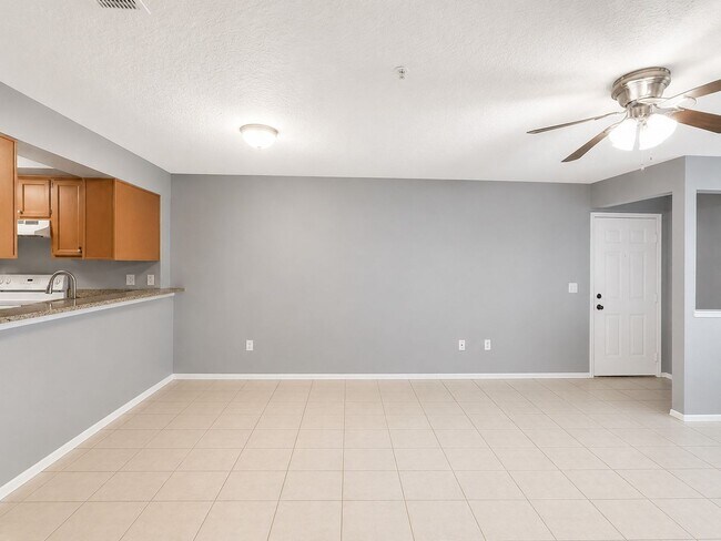 Building Photo - 112 Reserve Cir