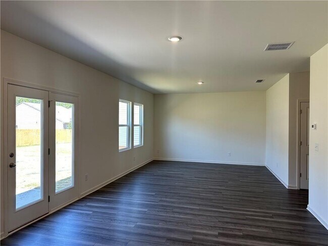 Building Photo - 199 Champions Blvd