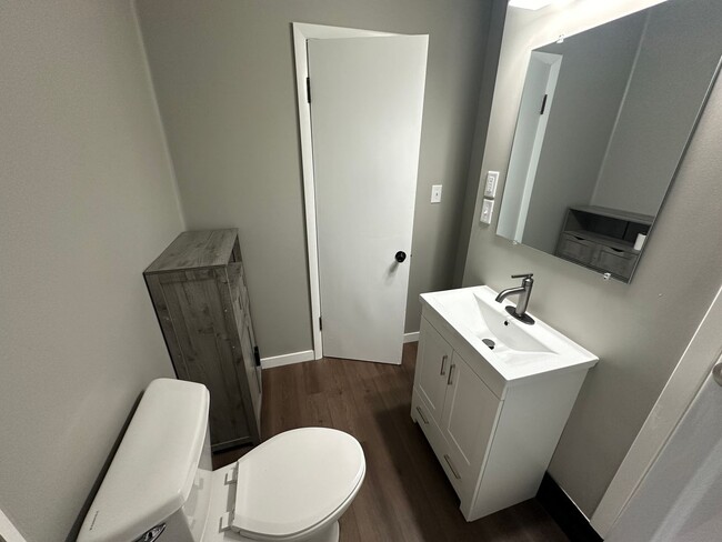 Building Photo - Remodeled 3 bed, 1 bath home for rent in W...