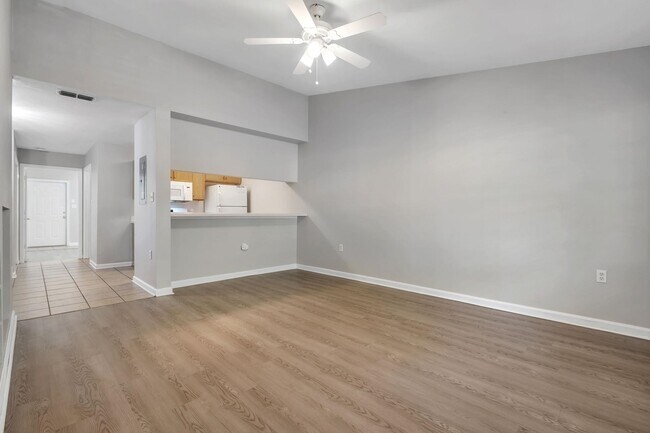 Building Photo - 2738 W Tharpe St