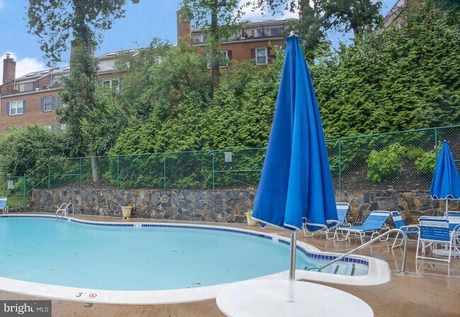 Building Photo - 708 S Arlington Mill Dr