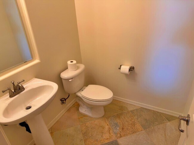 Building Photo - 737 E Charlevoix Ave