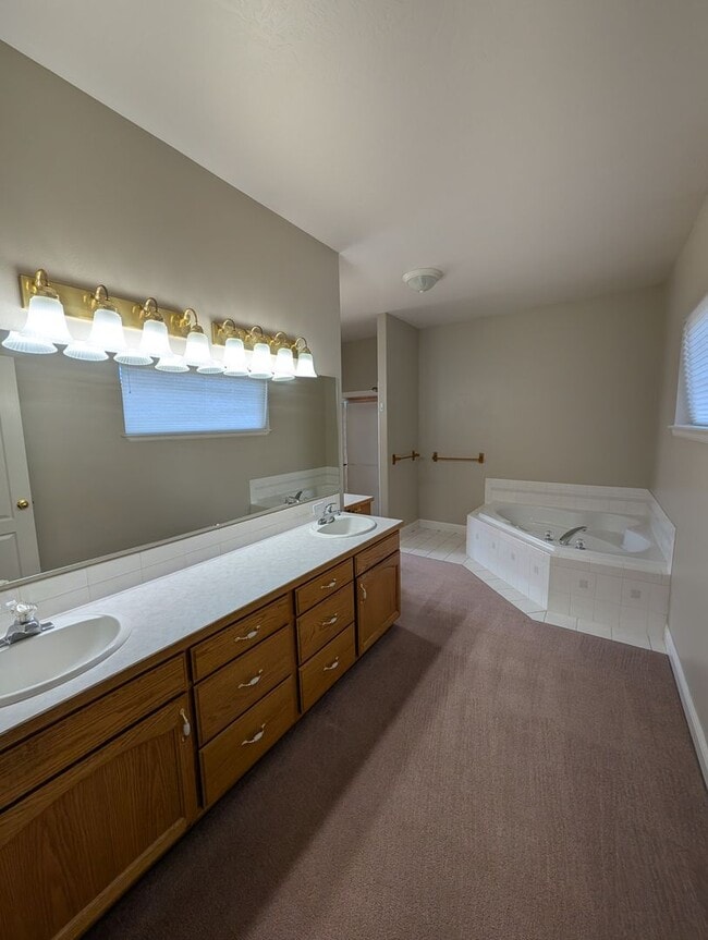 Building Photo - 1366 Delphic Way