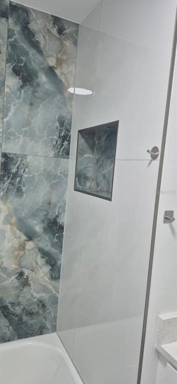 Building Photo - 7128 Oakwood Dr