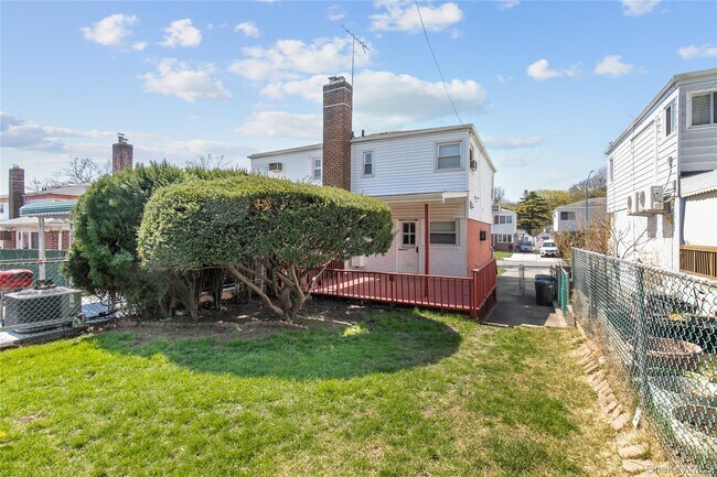 Building Photo - 67-27 211th St