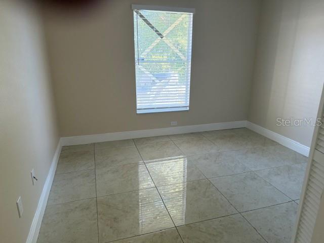 Building Photo - 2419 Rolling Broak Dr