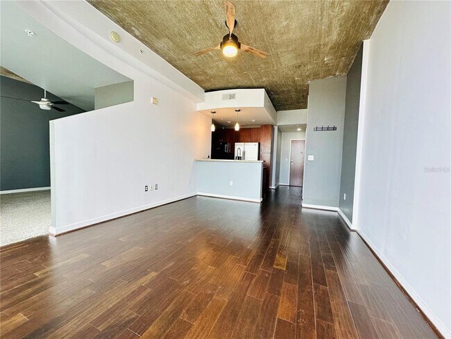 Building Photo - 155 S Court Ave