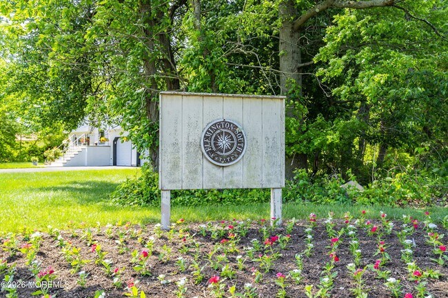 Building Photo - 1201 Normandy Ct