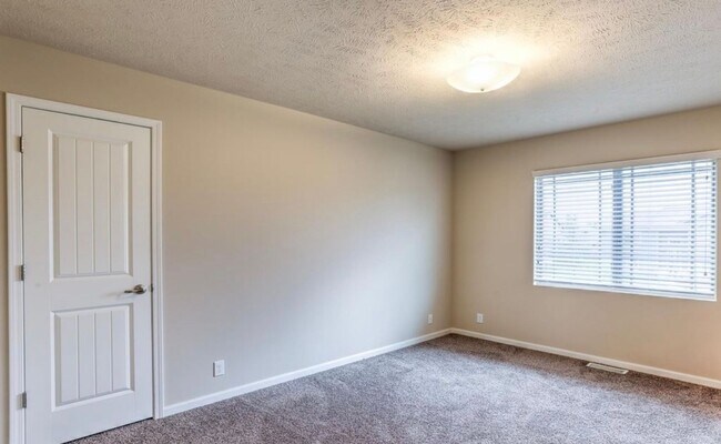 Building Photo - 13806 S 43rd Ave