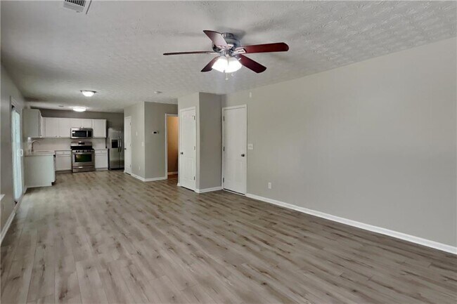 Building Photo - 3279 Deer Valley Dr NW
