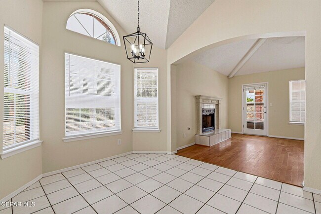 Building Photo - 1936 Desert Sun Dr