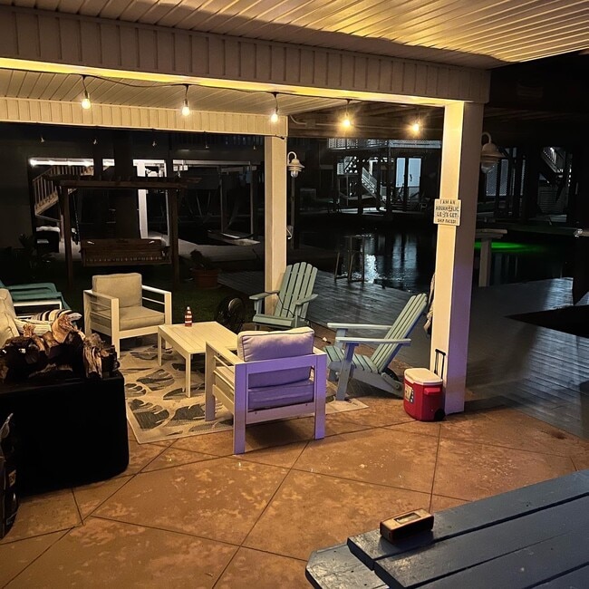 Building Photo - 4308 Spanish Main