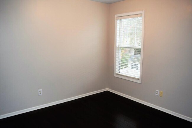 Building Photo - 21345 Aftonshire Dr