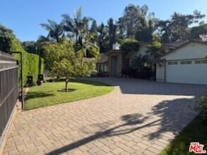 Building Photo - 1148 San Ysidro Dr