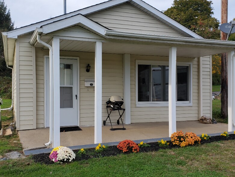 Primary Photo - 4020 Bay Rd