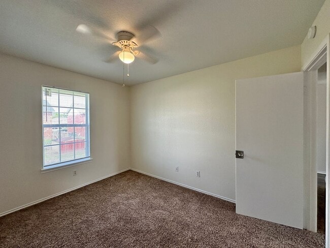 Building Photo - AVAILABLE NOW; APPLY AT OUR WEBSITE TODAY!!