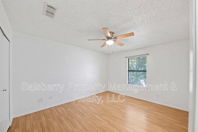 Building Photo - 634 Ridgeline Dr