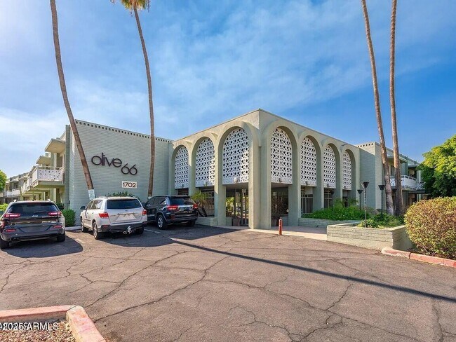 Primary Photo - 1702 W Tuckey Ln